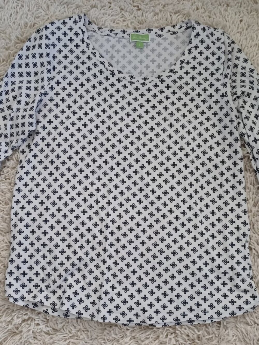Vera Bradley Womens L Long Sleeve V Neck Top Black White Geometric Floral